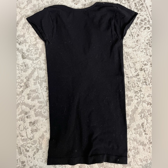 Black tee from Free People, size xs/s, super stretchy and strong material - Picture 2 of 3
